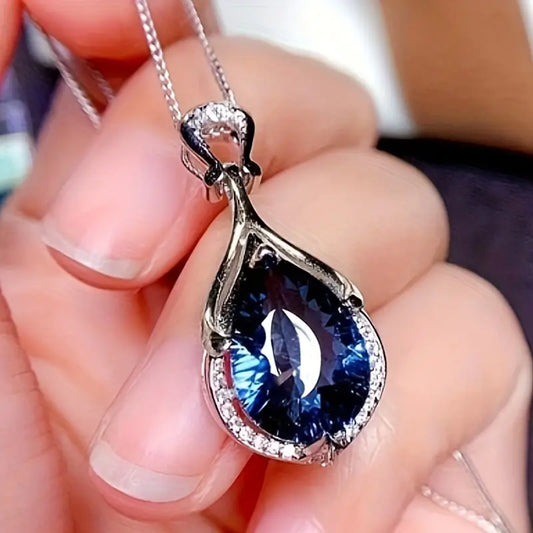 Silber Saphir Teardrop Halskette